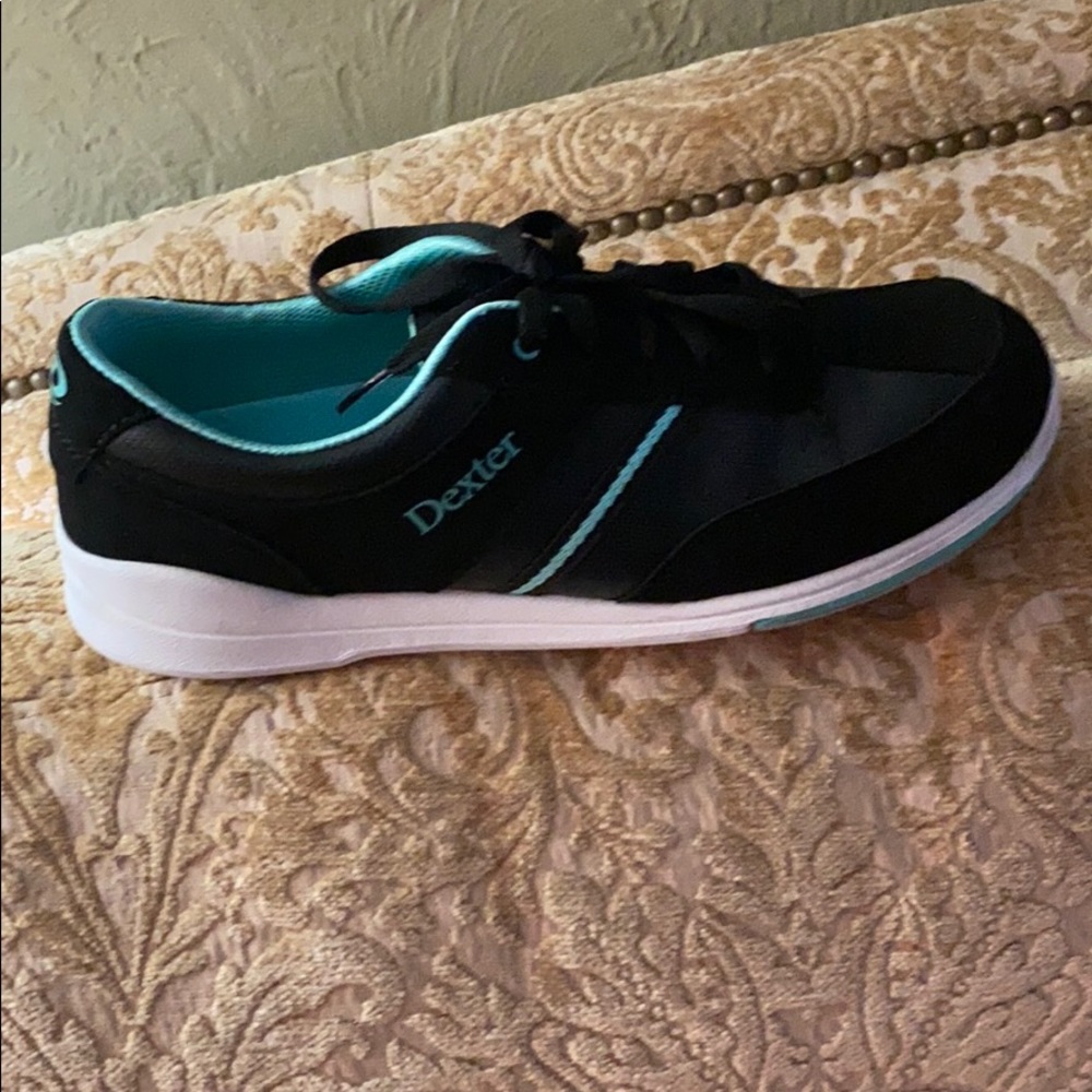 Women’s bowling shoes